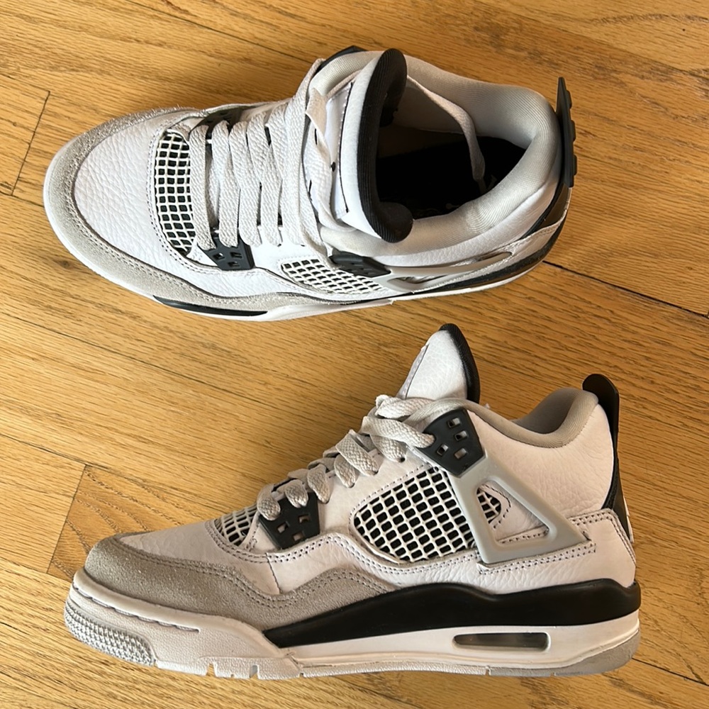 AirJordan 4 Retro Big Kids 4Y